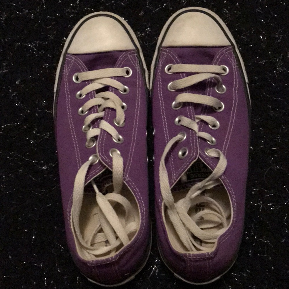 GC! Purple converse all star shoes